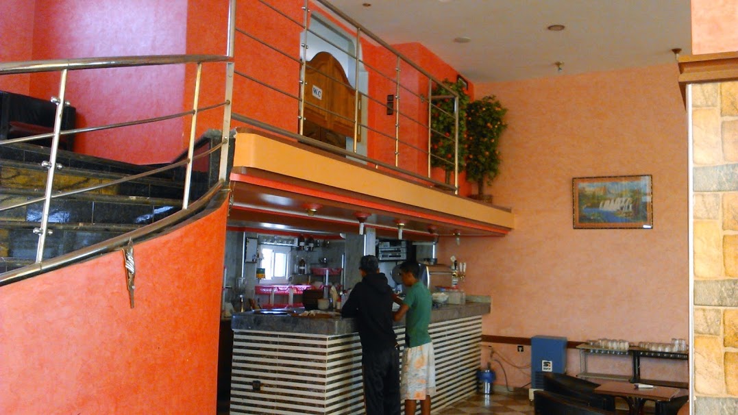 Espace Al Manzah Amine : Café, Restaurant & Piscine